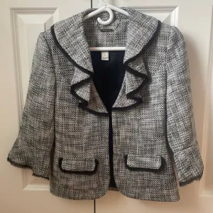 White House Black Market complete Skirt Suit with 3/4 length jack and tank shirt