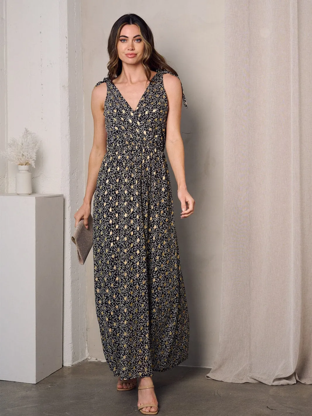 WOMEN'S SLEEVELESS SURPLICE SHIMMER DETAILED FLORAL MAXI DRESS