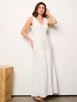 WOMEN'S SLEEVELESS V-NECK DETAILED MAXI DRESS