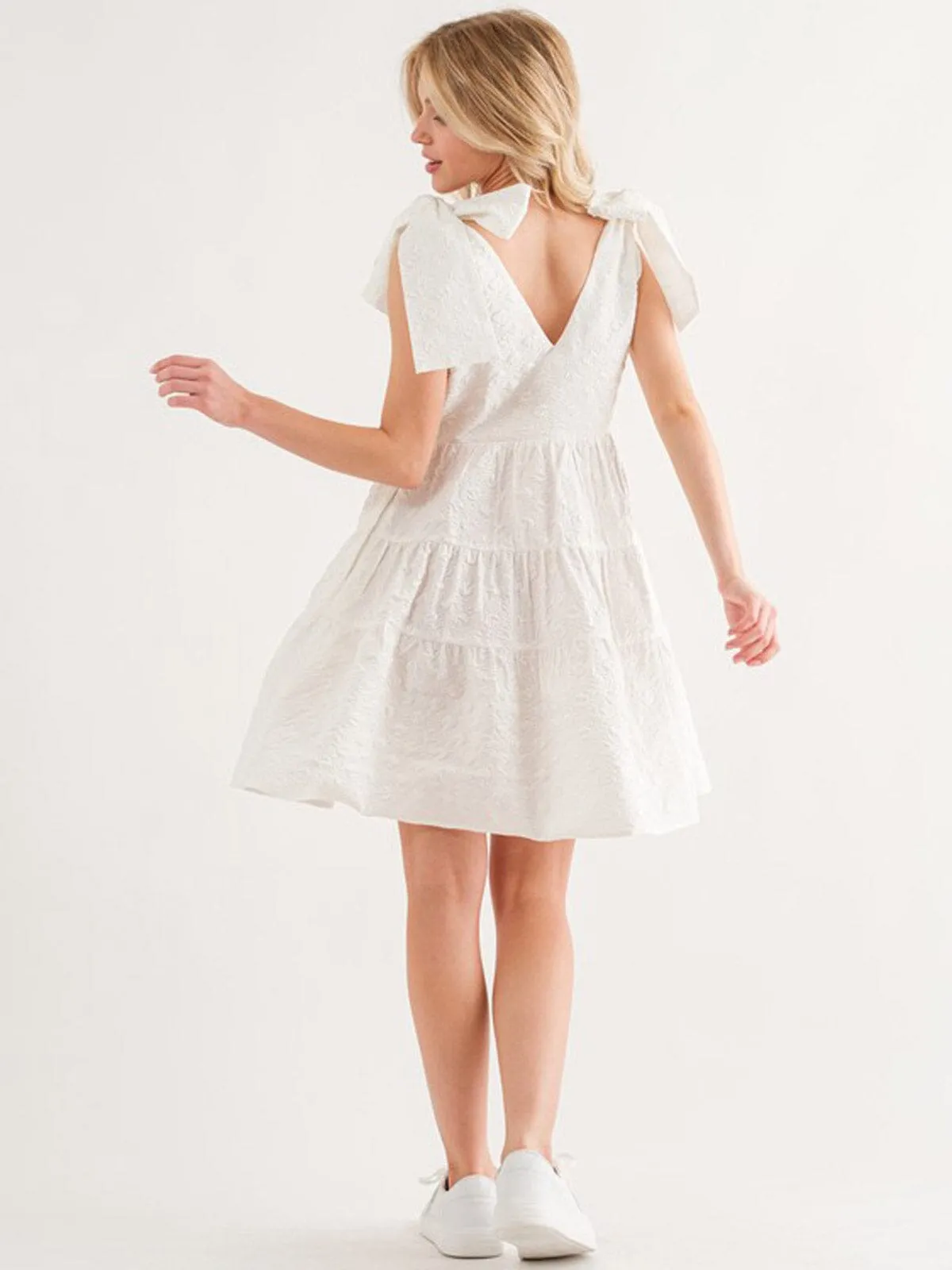 WOMEN'S SLEEVELESS V-NECK POCKETS TIERED MINI DRESS